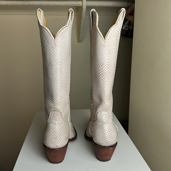 Idyllwind Strut White Western Boots, Snip Toe, Size 9 - Picture 5 of 8